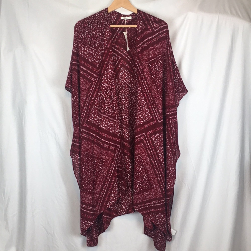 Moss Rose Cranberry Colored Kimono Cover Up with Small Flower Accents NWT OS